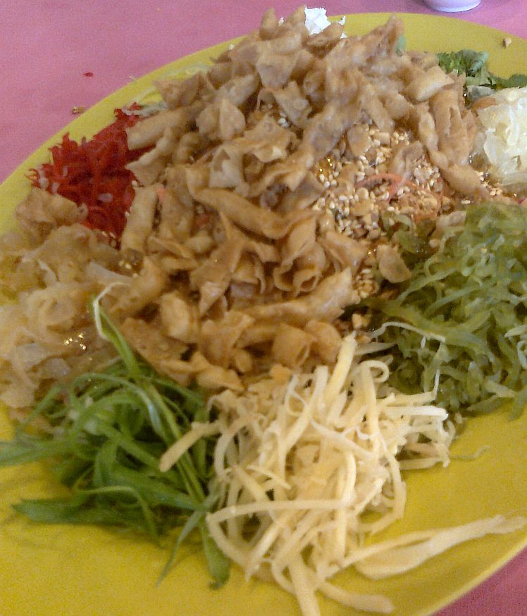 foodbin Yee Sang Loong Foong Seafood Restaurant.