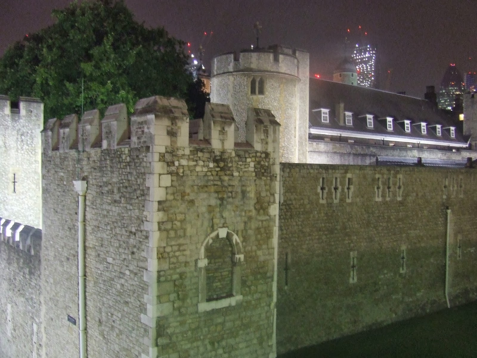 Scribbling Lau Celebrity London Ghost Tour